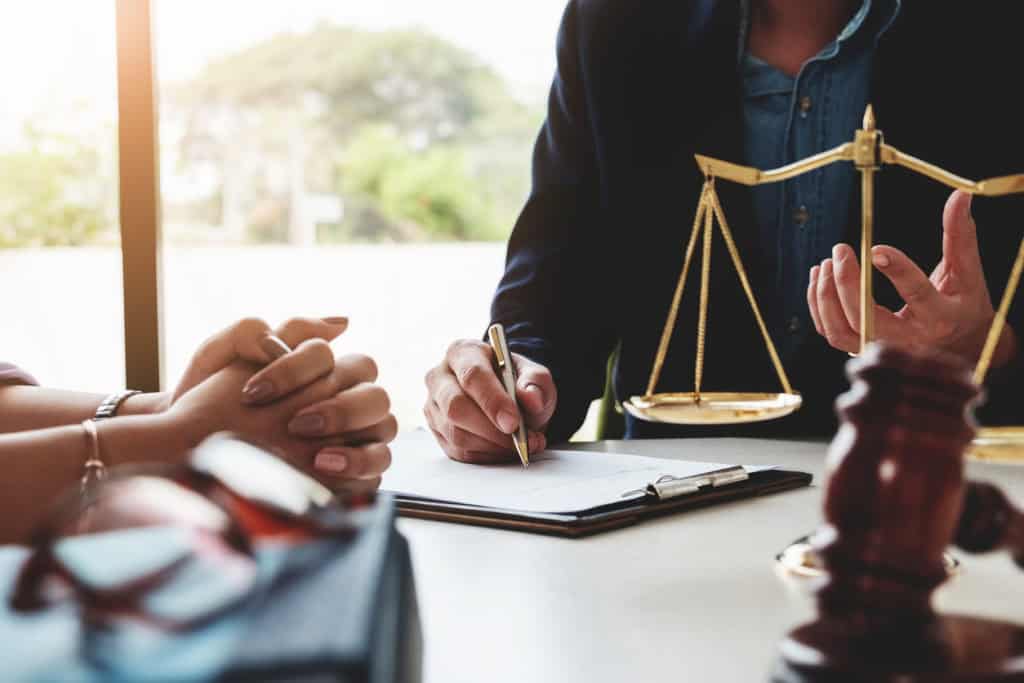 Court Applications vs. Mediation: A Less Stressful Path with EH Mediation Peacehaven